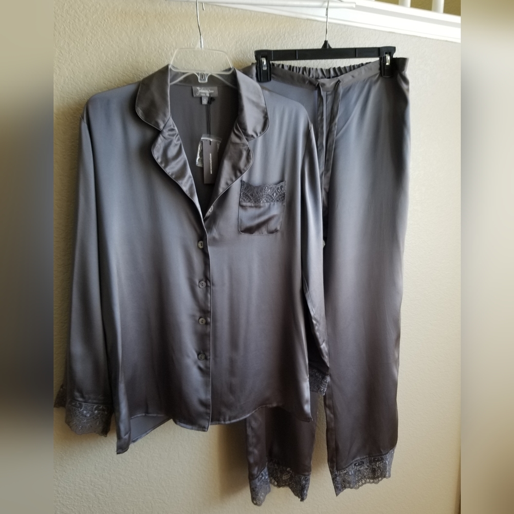 JULIANNA RAE PURE SILK PAJAMA LOUNGE SET, ZINC , SIZE M, 100% Silk